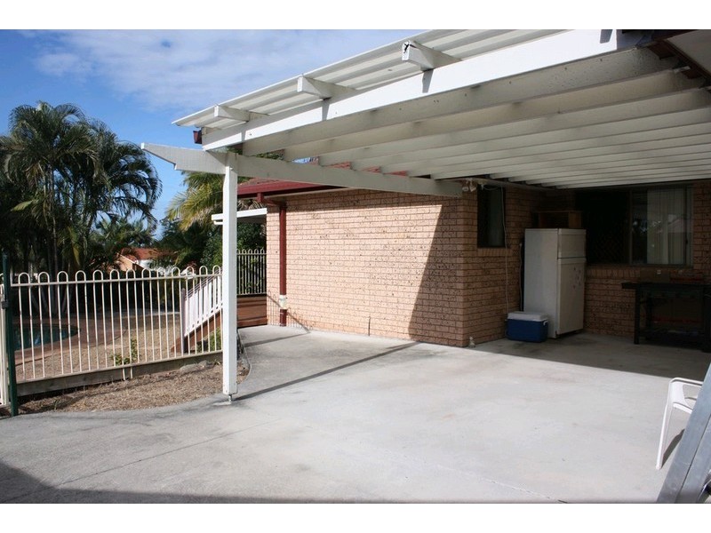 33 Armidale Crescent, Helensvale QLD 4212