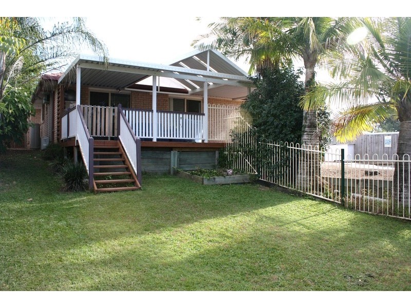 33 Armidale Crescent, Helensvale QLD 4212