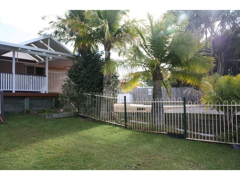 33 Armidale Crescent, Helensvale QLD 4212