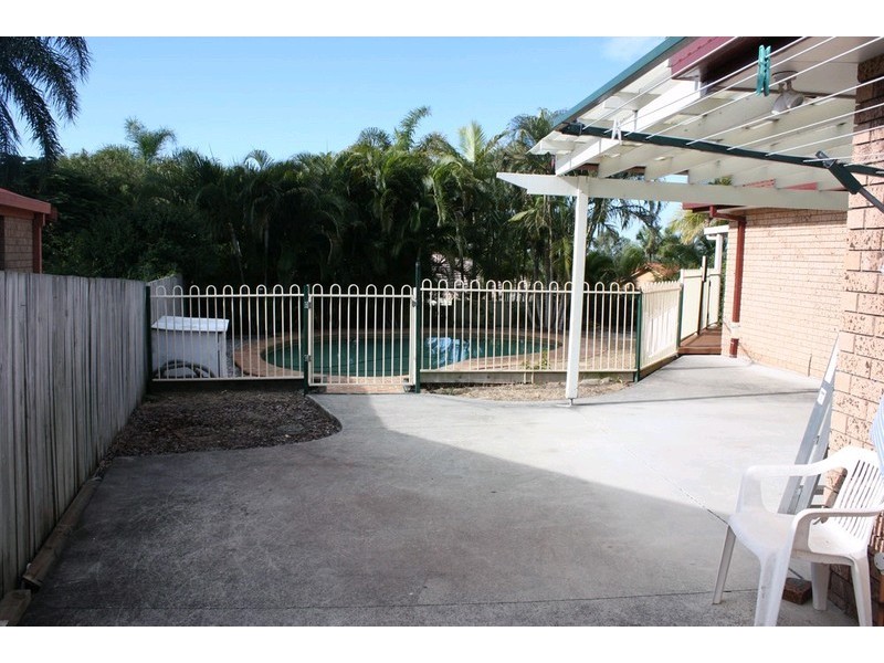 33 Armidale Crescent, Helensvale QLD 4212