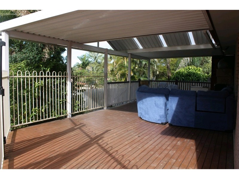 33 Armidale Crescent, Helensvale QLD 4212