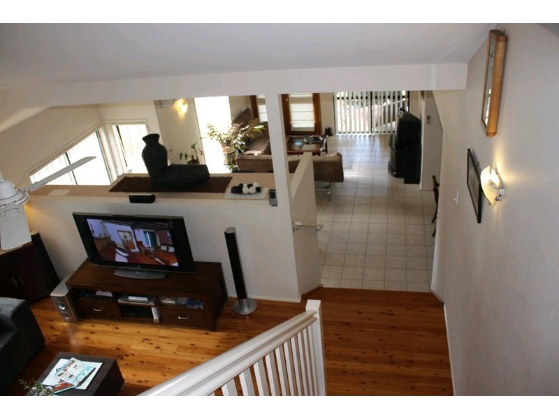 1/9 Coonowrin Street, Pacific Pines QLD 4211