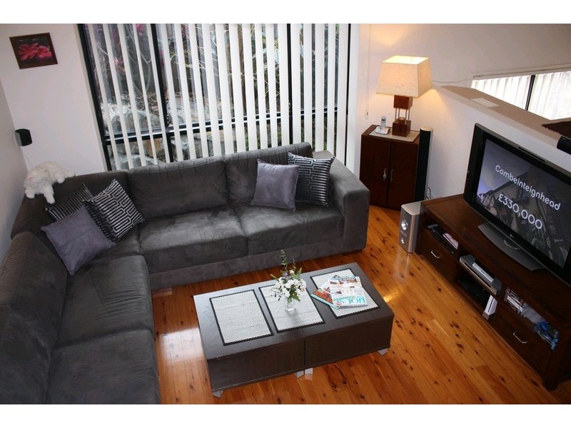 1/9 Coonowrin Street, Pacific Pines QLD 4211