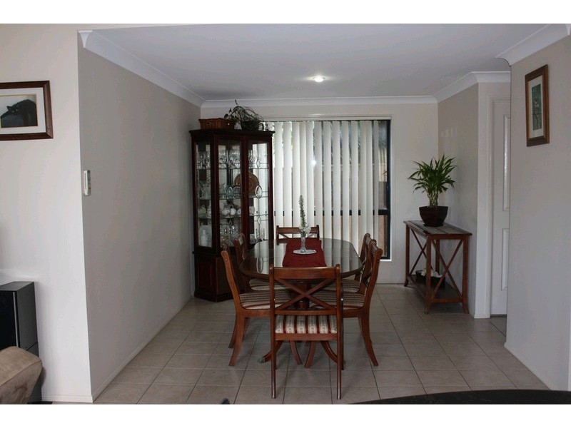 1/9 Coonowrin Street, Pacific Pines QLD 4211