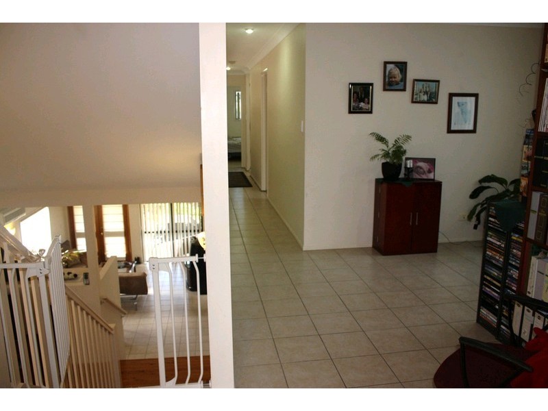 1/9 Coonowrin Street, Pacific Pines QLD 4211