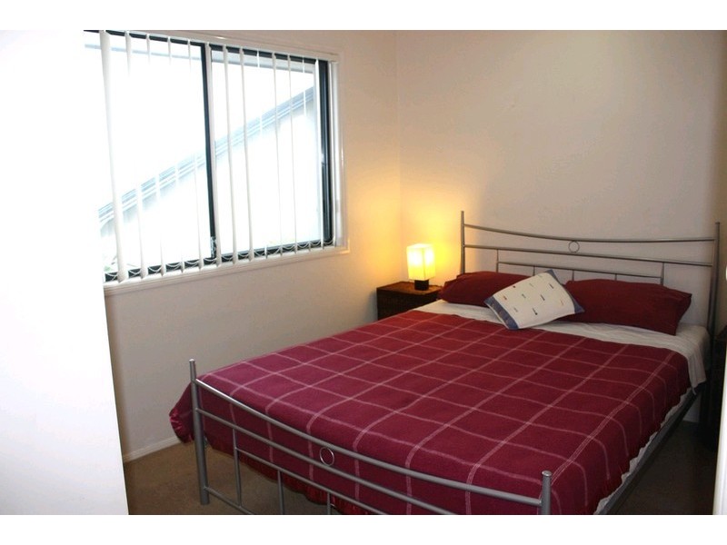 1/9 Coonowrin Street, Pacific Pines QLD 4211