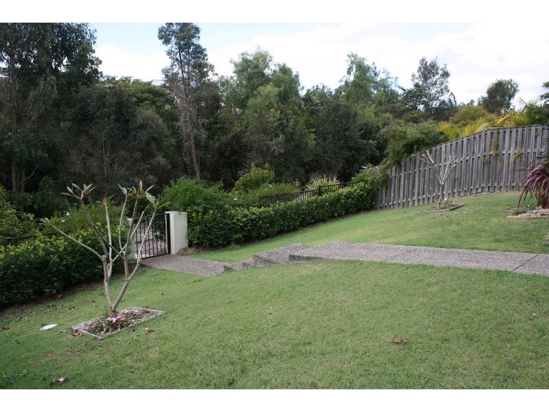 1/9 Coonowrin Street, Pacific Pines QLD 4211