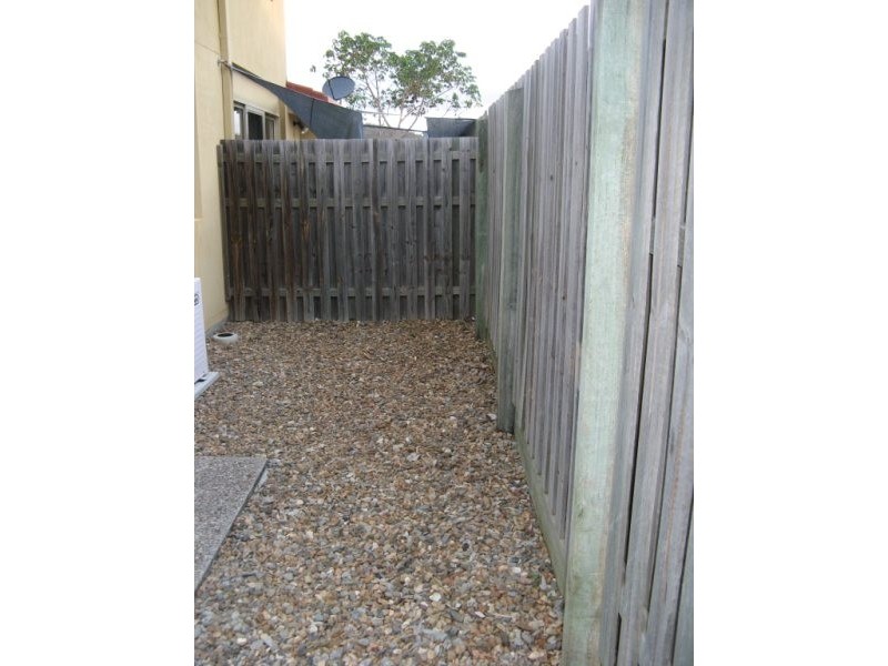 2/48 Riverpark Drive, Nerang QLD 4211