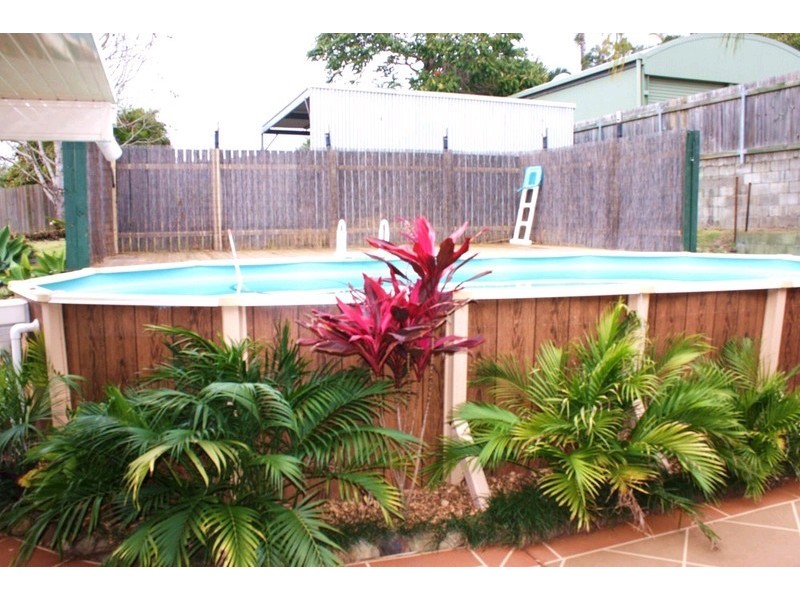 33 Jabiluka Drive, Highland Park QLD 4211