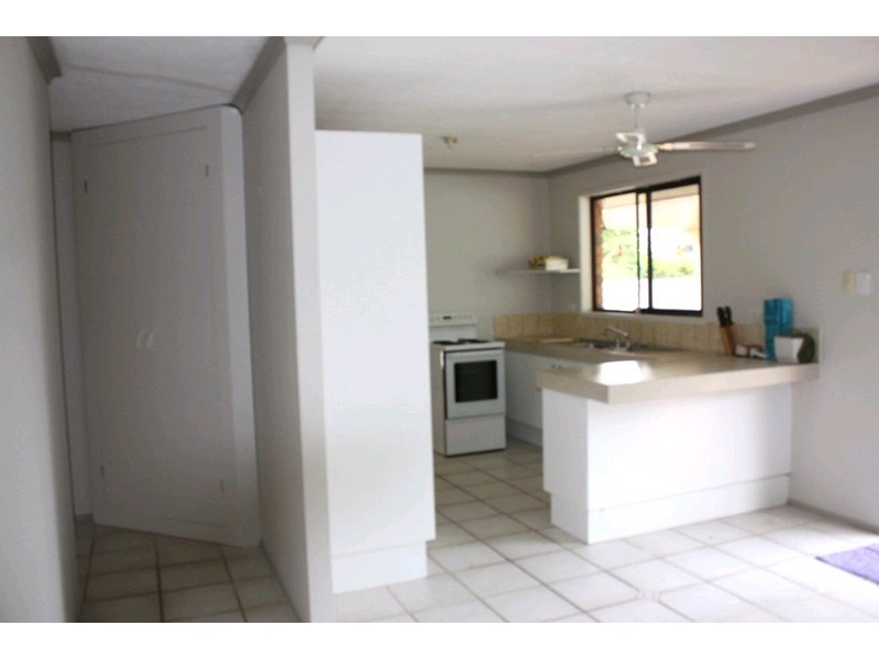 33 Jabiluka Drive, Highland Park QLD 4211