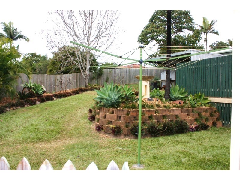 33 Jabiluka Drive, Highland Park QLD 4211
