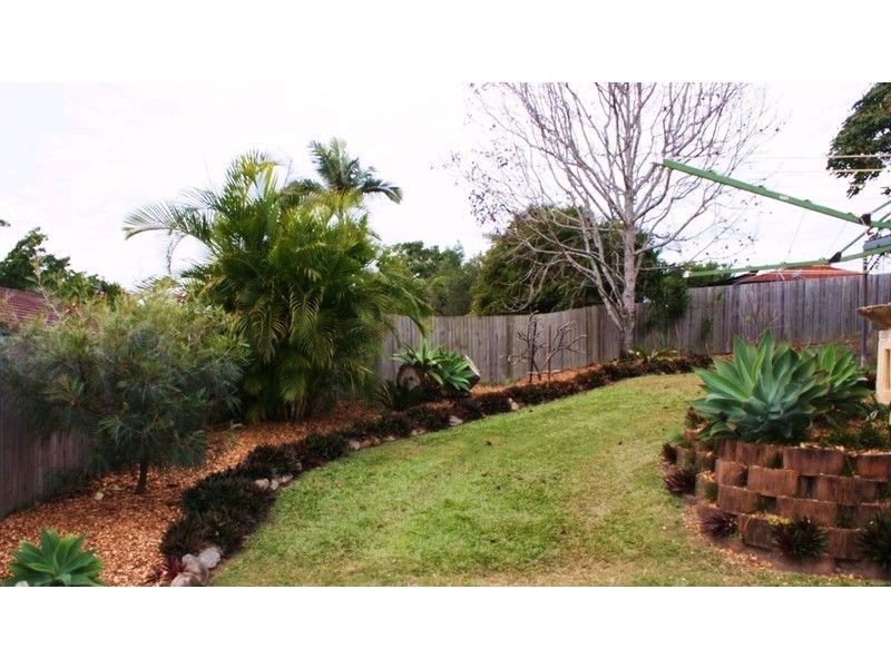 33 Jabiluka Drive, Highland Park QLD 4211