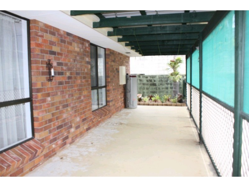 33 Jabiluka Drive, Highland Park QLD 4211