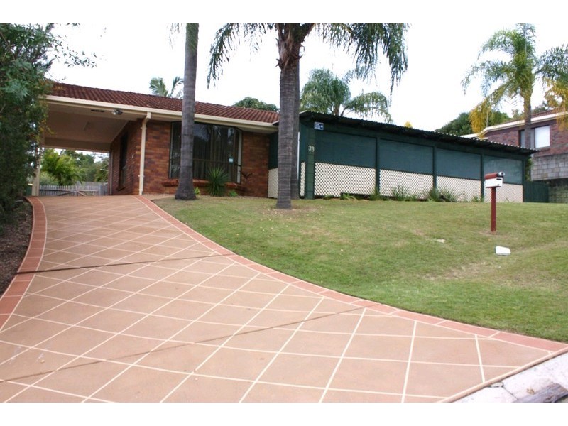 33 Jabiluka Drive, Highland Park QLD 4211