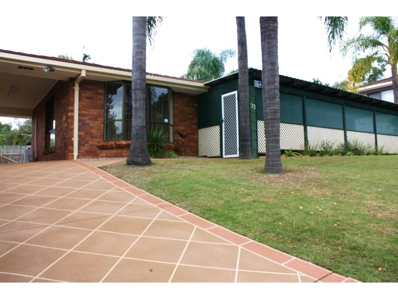 33 Jabiluka Drive, Highland Park QLD 4211