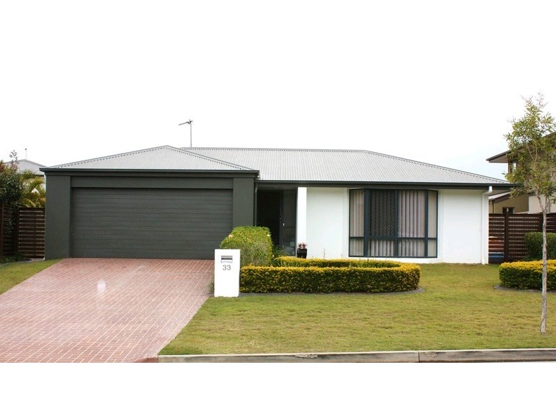 33 Cobb & Co Drive, Oxenford QLD 4210