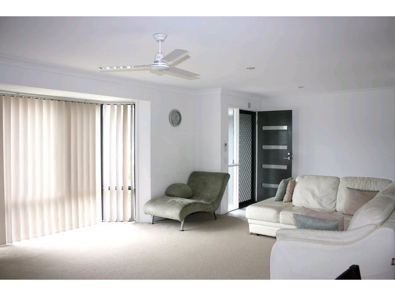 33 Cobb & Co Drive, Oxenford QLD 4210