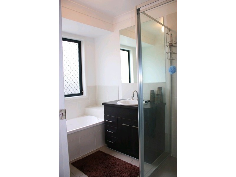 33 Cobb & Co Drive, Oxenford QLD 4210