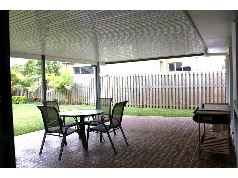 33 Cobb & Co Drive, Oxenford QLD 4210