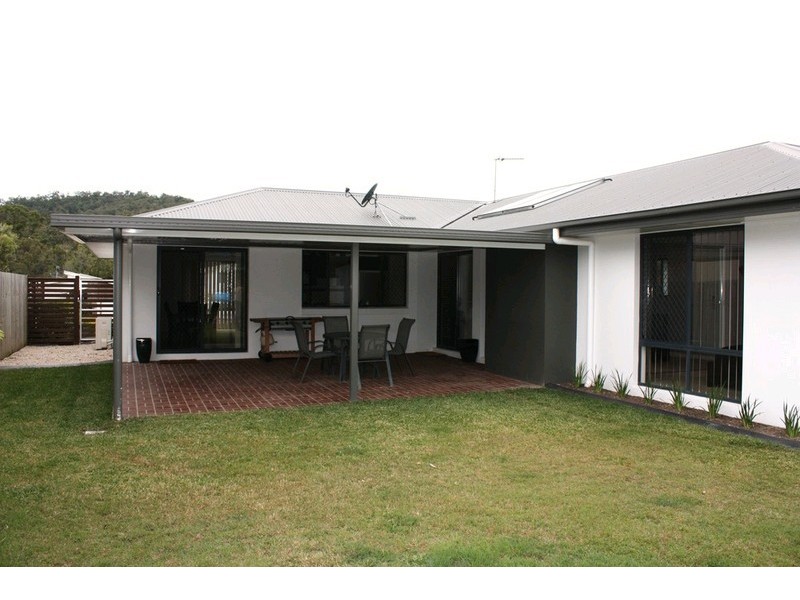 33 Cobb & Co Drive, Oxenford QLD 4210