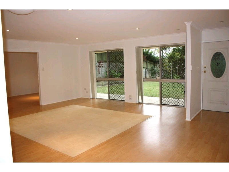 4 Kanni Court, Ashmore QLD 4214