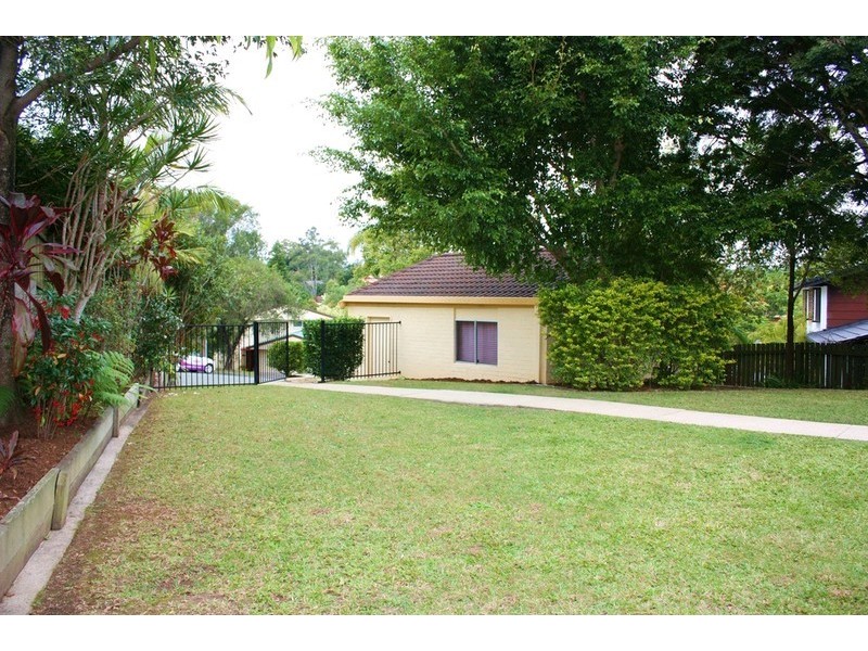 4 Kanni Court, Ashmore QLD 4214