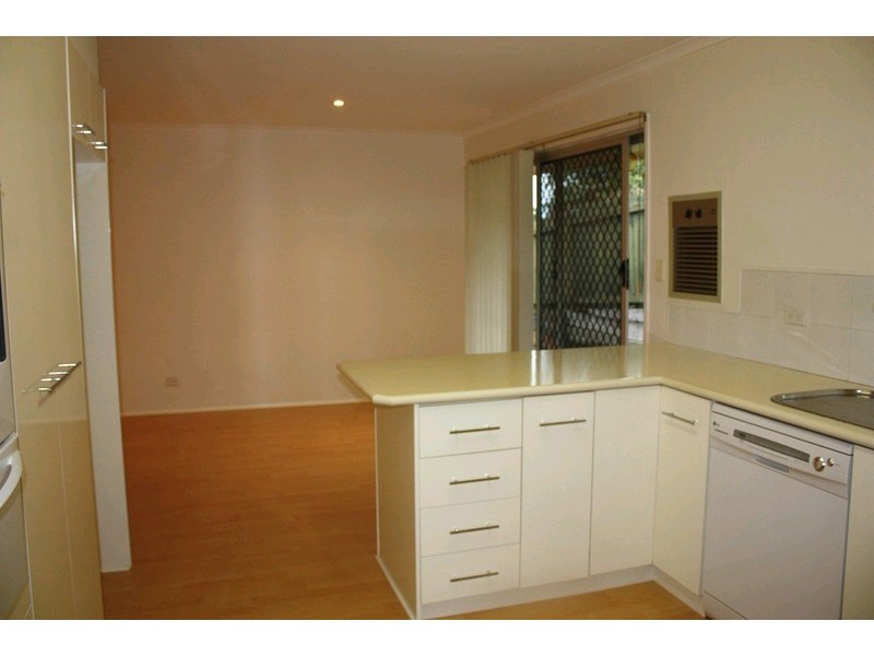 4 Kanni Court, Ashmore QLD 4214