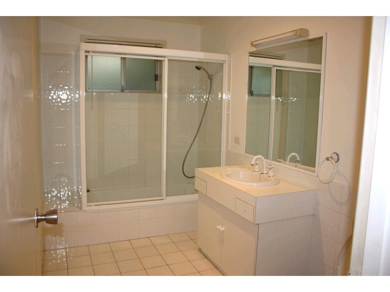 4 Kanni Court, Ashmore QLD 4214