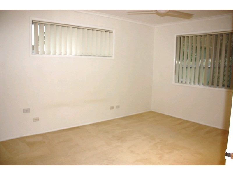 4 Kanni Court, Ashmore QLD 4214