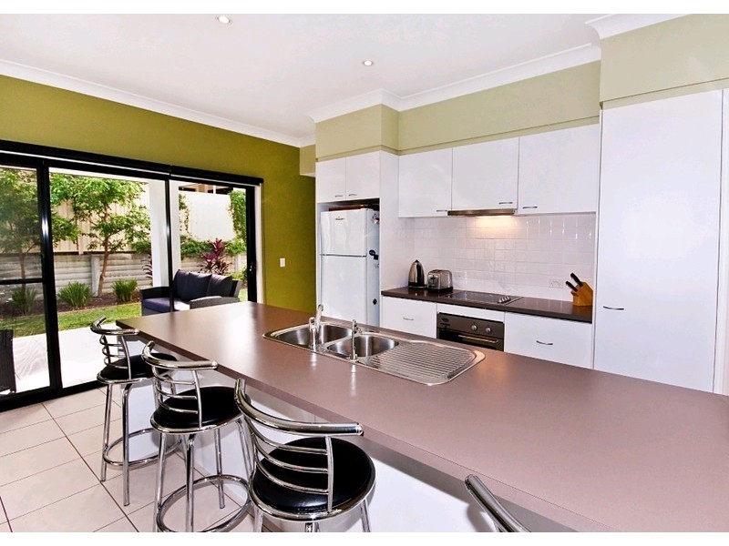 27 Casuarina Drive, Molendinar QLD 4214