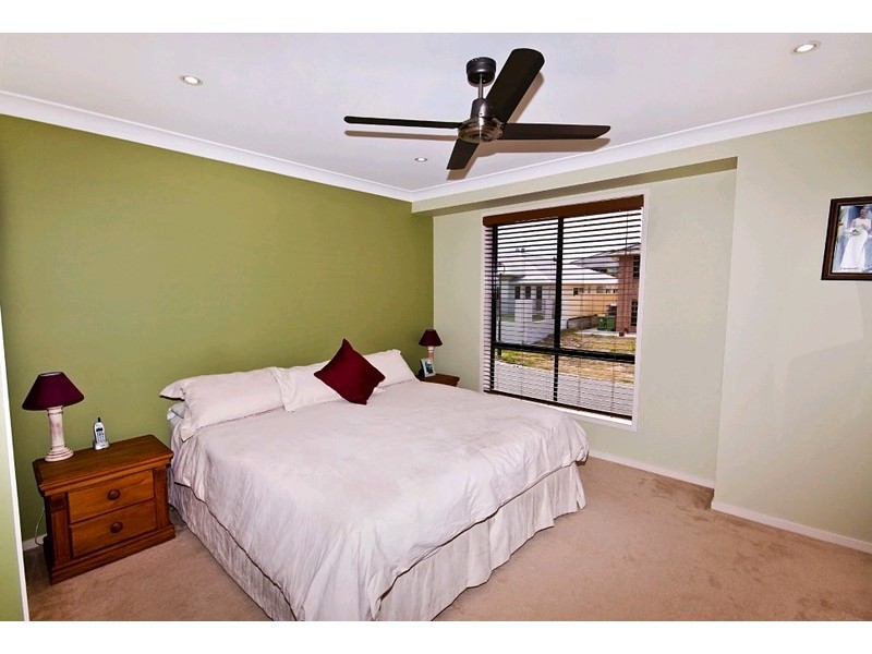 27 Casuarina Drive, Molendinar QLD 4214