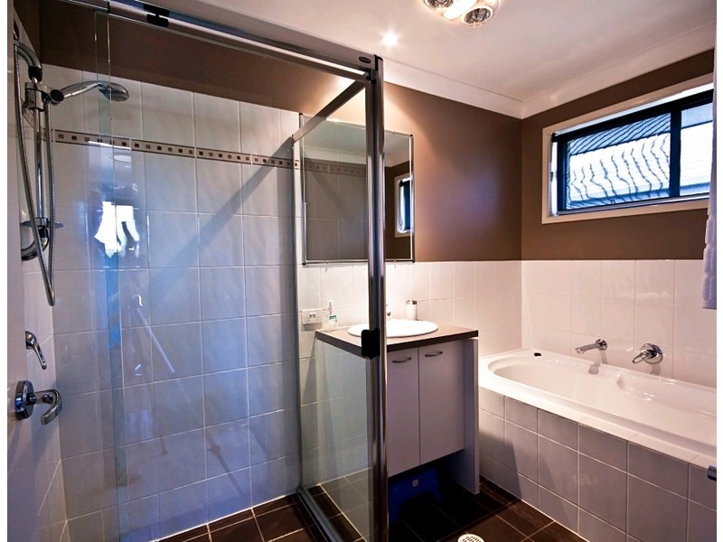 27 Casuarina Drive, Molendinar QLD 4214