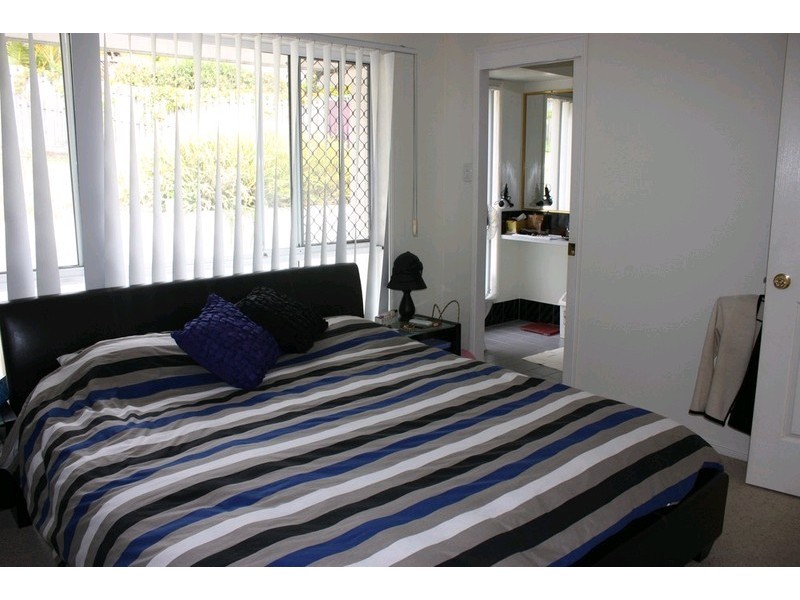 12 Benalla Court, Parkwood QLD 4214