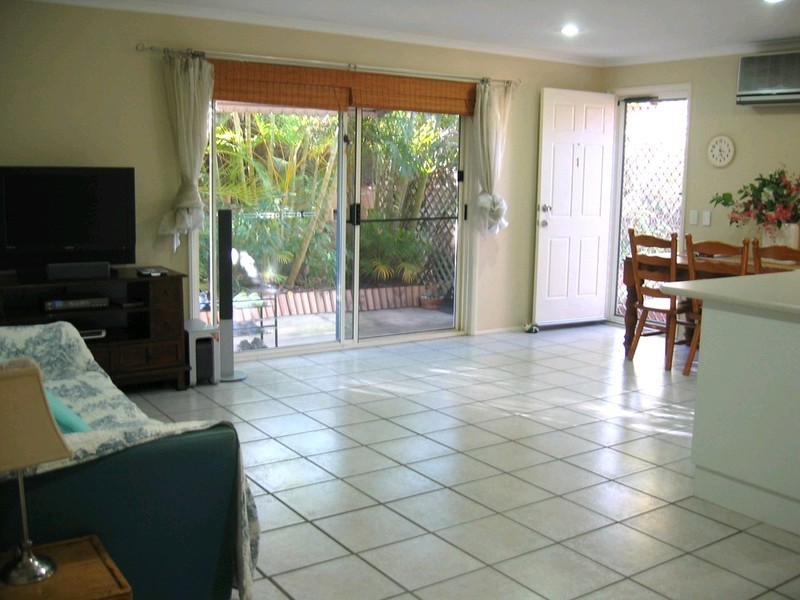 1/52 Village Way, Oxenford QLD 4210