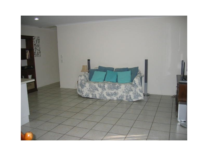 1/52 Village Way, Oxenford QLD 4210