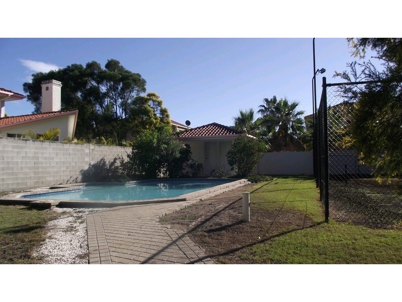 36 Meadowview Drive, Carrara QLD 4211