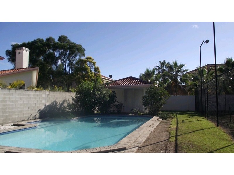 36 Meadowview Drive, Carrara QLD 4211