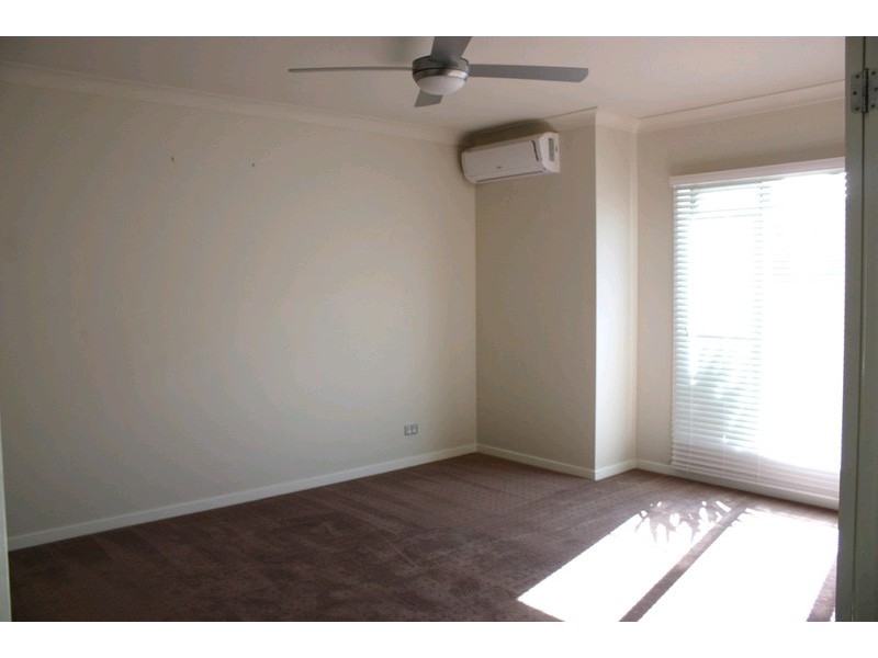 70 Roberts Drive, Maudsland QLD 4210