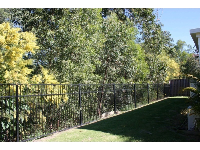 70 Roberts Drive, Maudsland QLD 4210