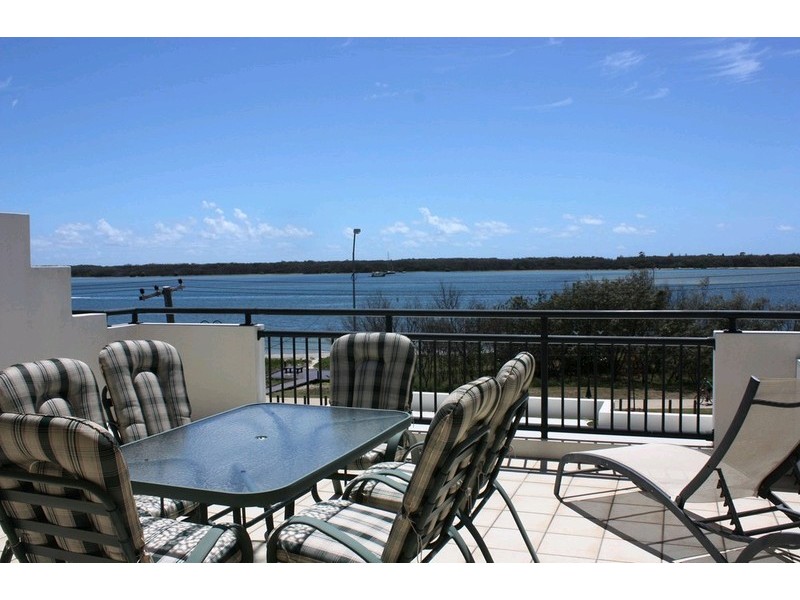 327/398 Marine Parade, Labrador QLD 4215