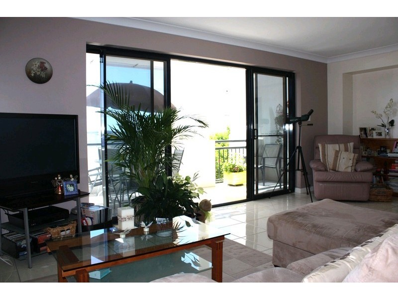 327/398 Marine Parade, Labrador QLD 4215