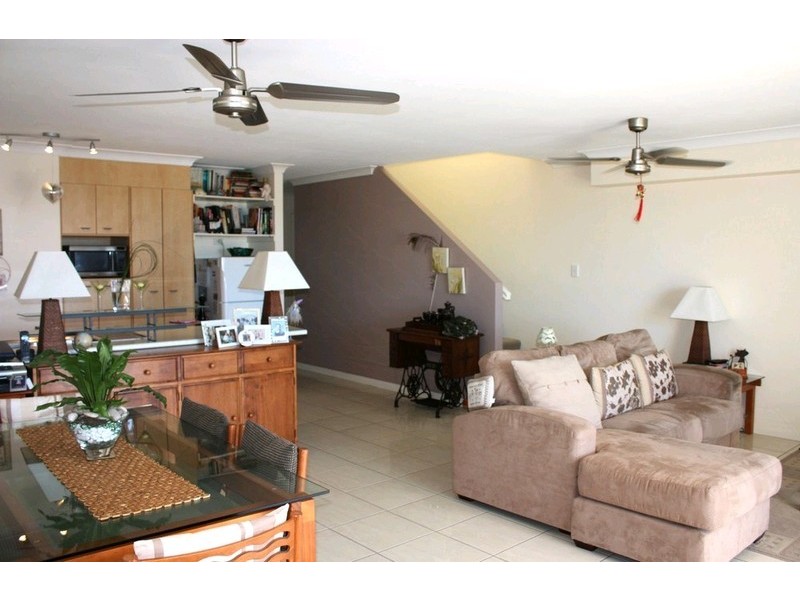 327/398 Marine Parade, Labrador QLD 4215