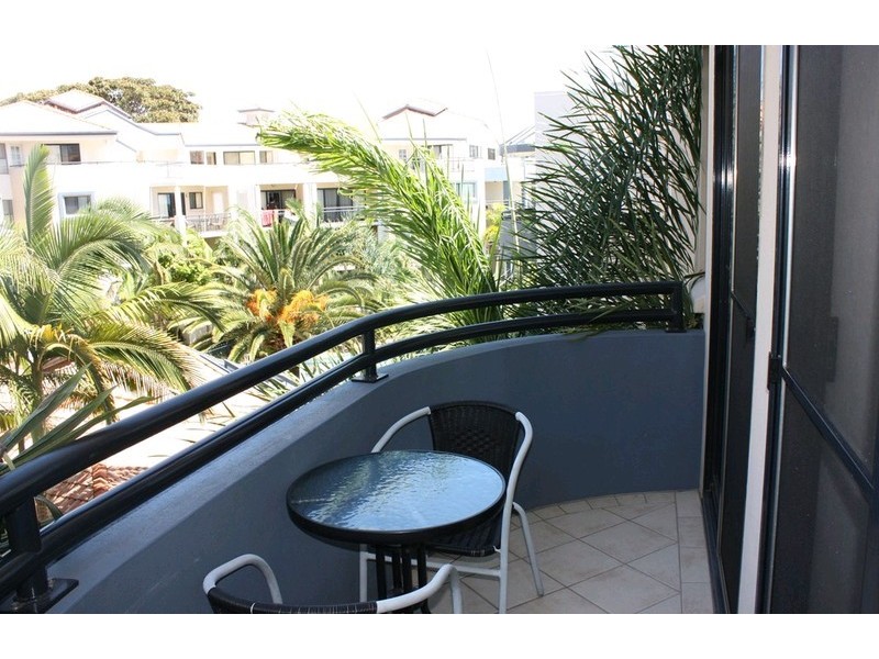 327/398 Marine Parade, Labrador QLD 4215