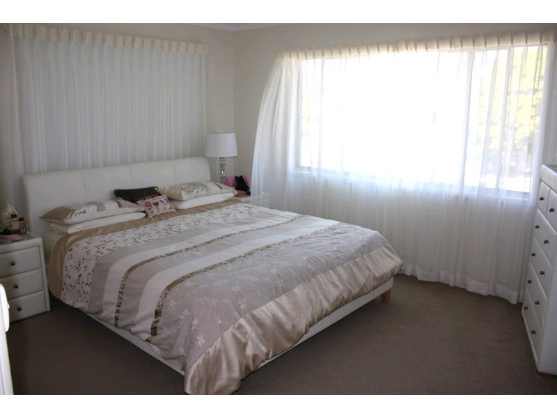 125 Bamboo Avenue, Benowa QLD 4217