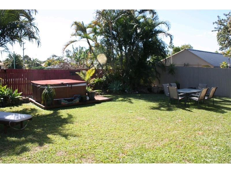 125 Bamboo Avenue, Benowa QLD 4217