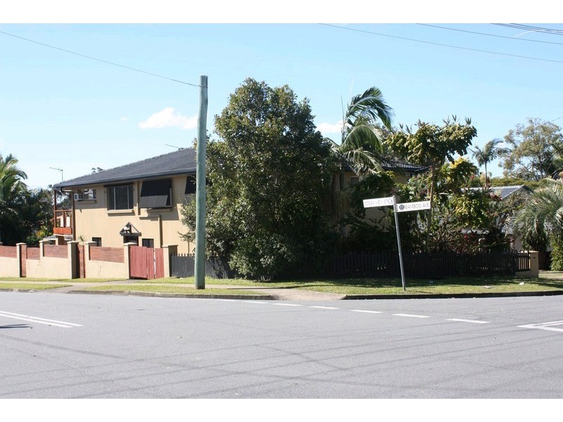 125 Bamboo Avenue, Benowa QLD 4217