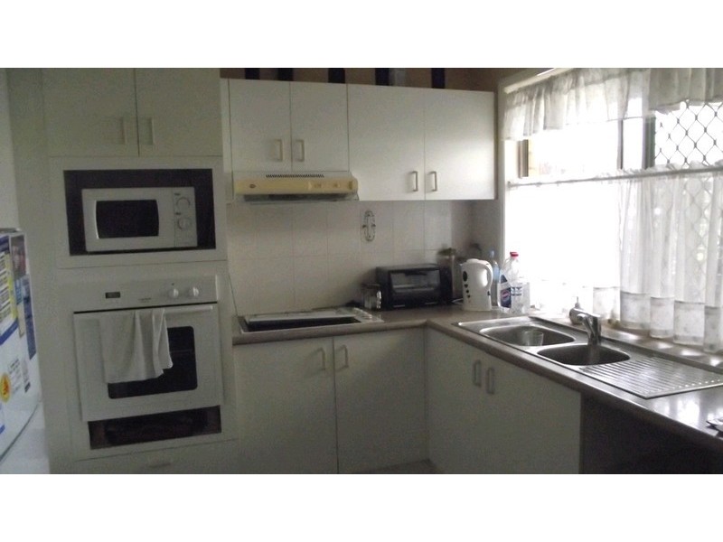 1/8 Keats Place, Nerang QLD 4211