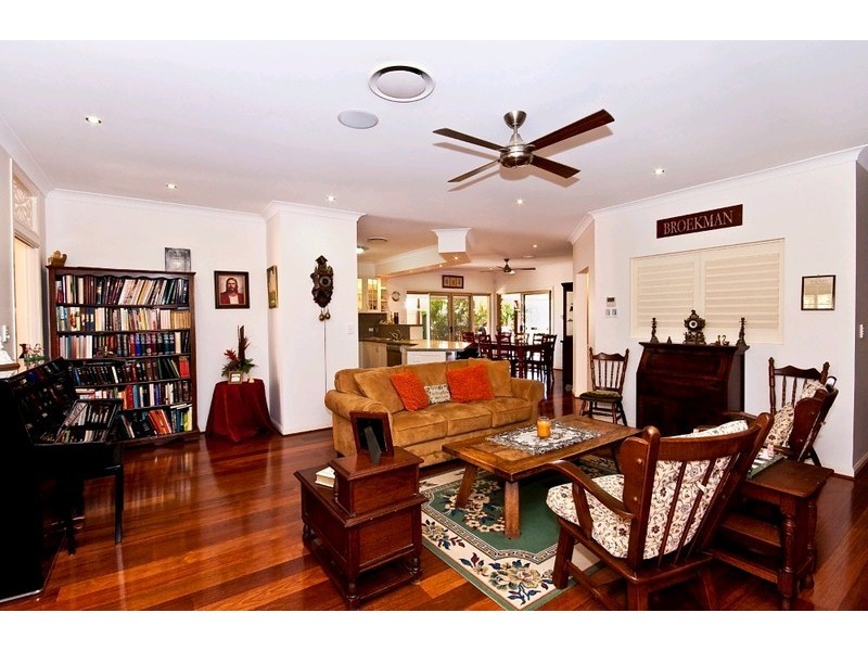 27 Honeyeater Court, Gilston QLD 4211