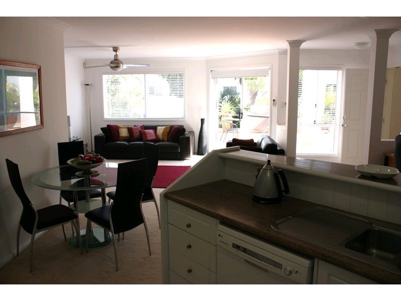 6/Odyssey/100 Cotlew Street East, Southport QLD 4215