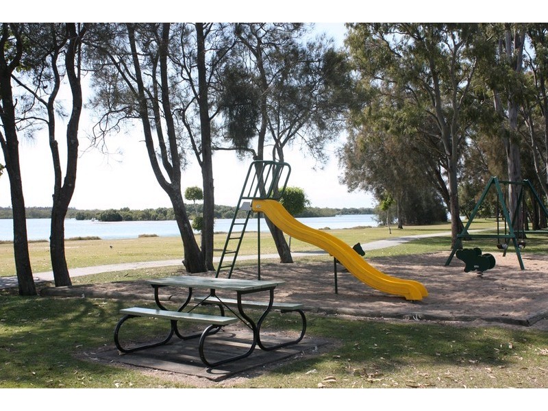 98 Hansford Road, Coombabah QLD 4216